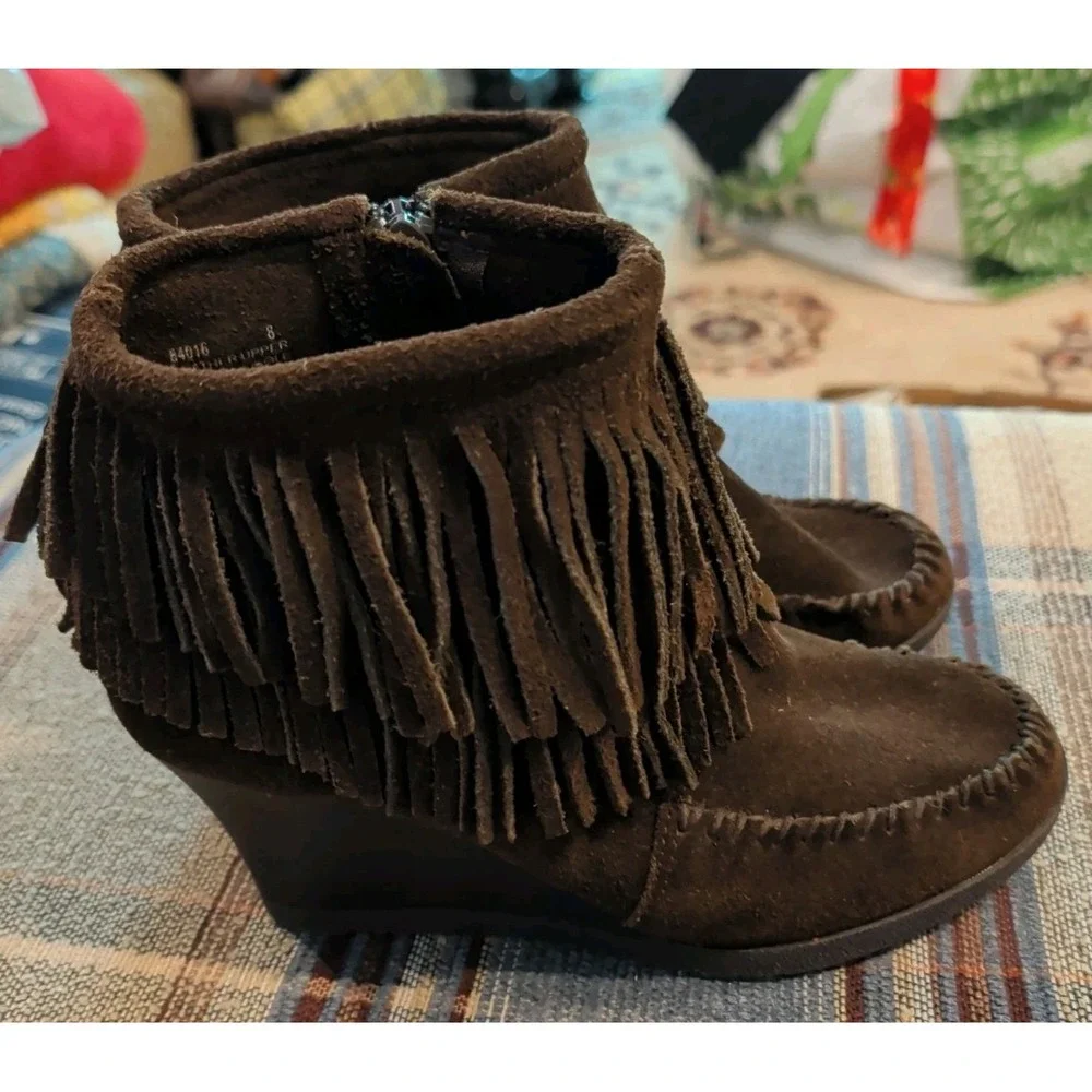 Minnetonka Boots Women 8  Suede Double Fringe Ankle Wedge Bootie Dark Brown Boho